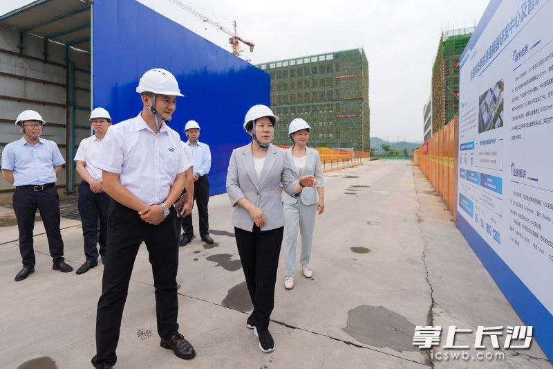 鼎通科技新能源连接器研发中心及智能制造生产基地调研现场。