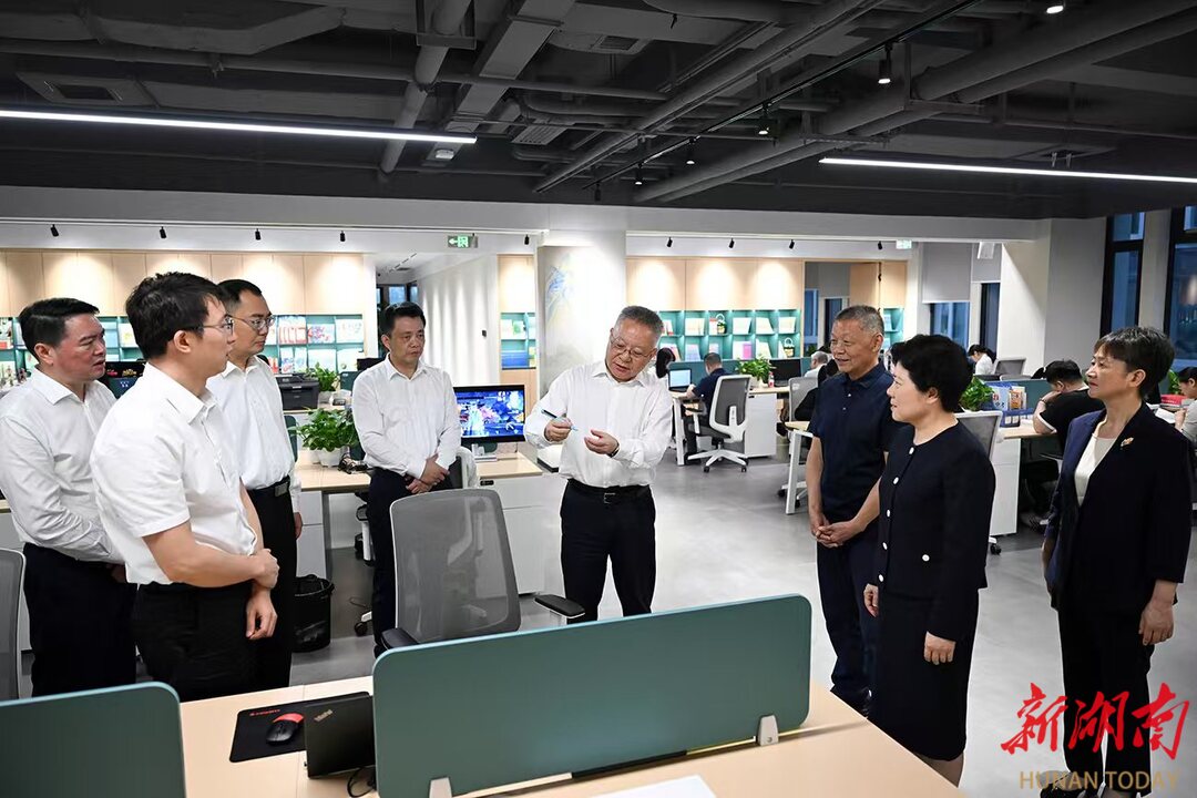 5月15日，沈晓明来到天舟文化股份有限公司调研。