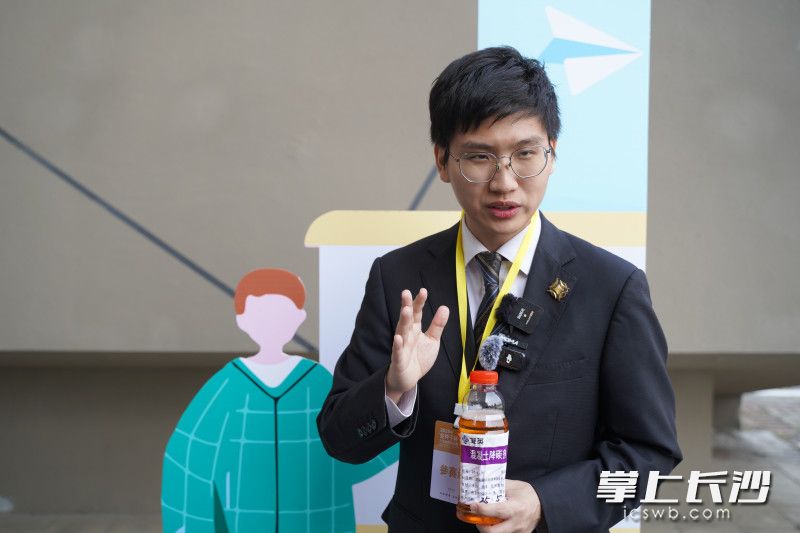 参赛选手李镓睿。