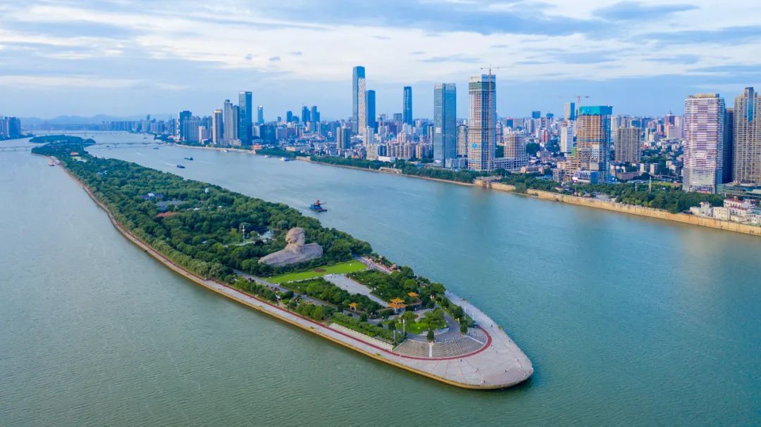 长沙市橘子洲景区。湖南日报全媒体记者 辜鹏博 摄