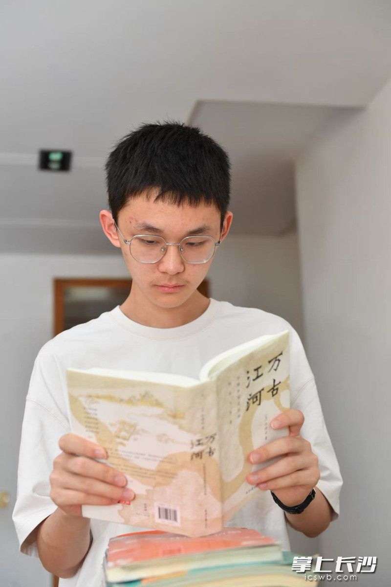 张乐天同学。