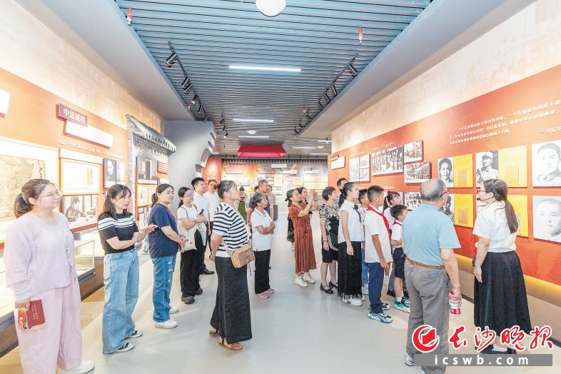 26日,《烽火长沙 丰碑永峙——纪念中国人民抗日战争暨世界反法西斯战争胜利80周年专题展》开展。长沙晚报全媒体记者 董阳 摄