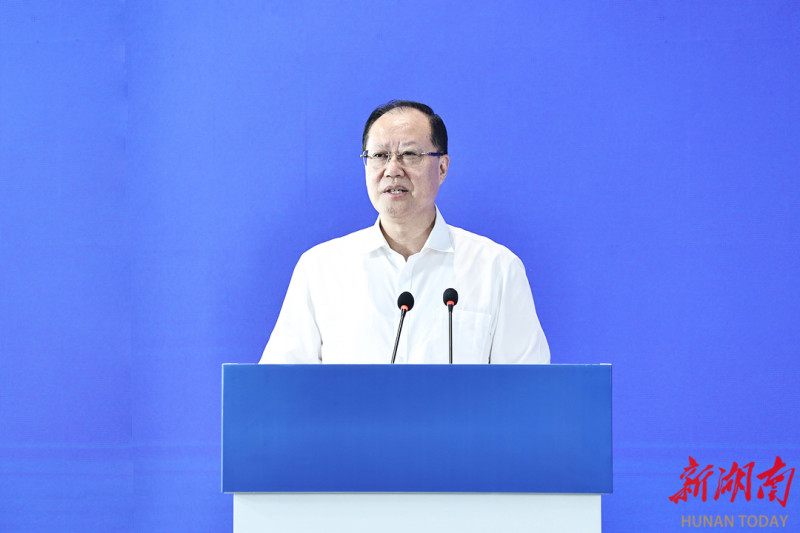 毛伟明致辞。 毛伟明致辞。