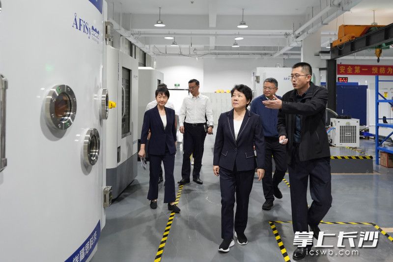吴桂英来到长沙埃福思科技有限公司。