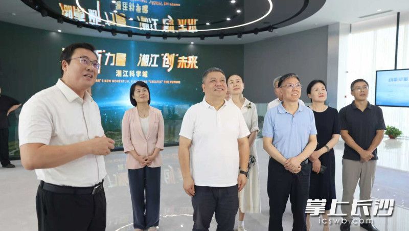 视察湘江科学城。