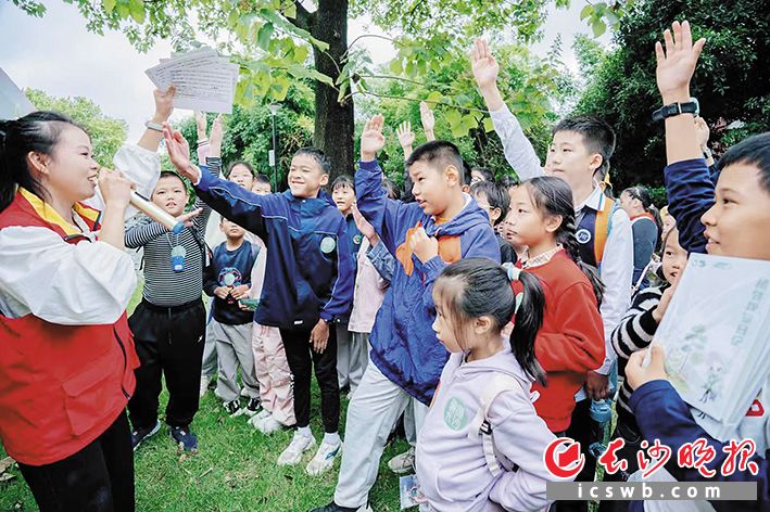 长沙市生态环境局“寻长沙，践环保”研学活动吸引众多青少年踊跃参与。