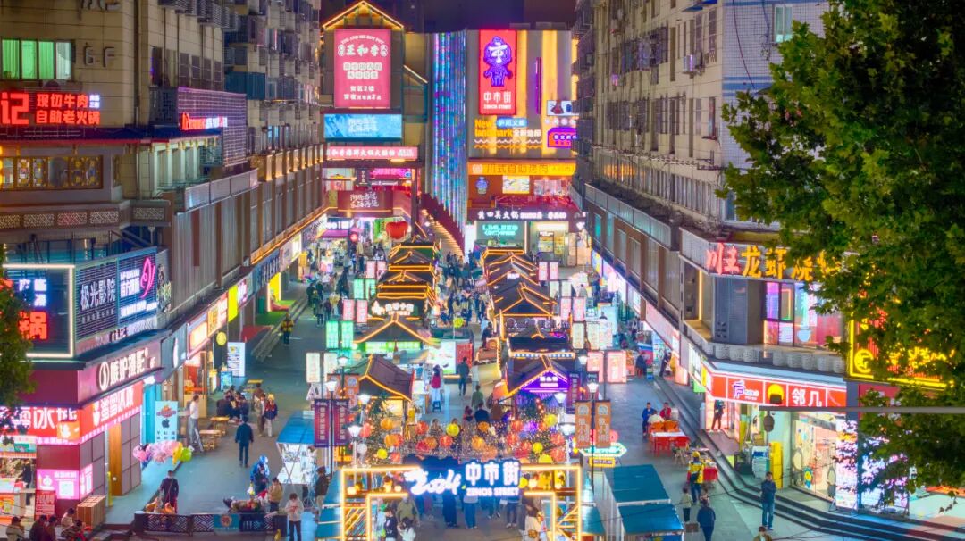 合肥淮河路步行街夜景。赵明 摄（资料图）