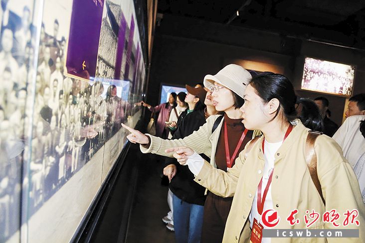 调研团在西南联大博物馆深入了解西南联大师生共克时艰开创未来的历程。