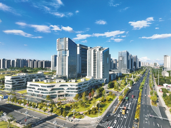 衡阳高新区衡州大道数字经济走廊。(资料图片)李西 摄(湖南图片库) 衡阳高新区衡州大道数字经济走廊。(资料图片)李西 摄(湖南图片库)