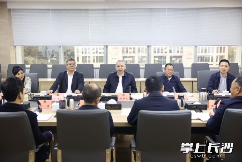 会议现场。 会议现场。